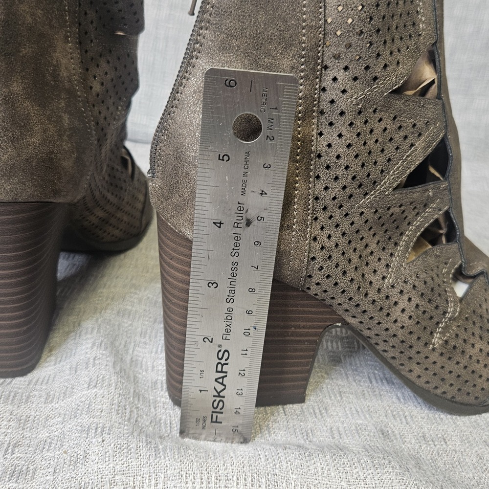 Maurices Trixie Cut brown shimmer stacked heel ankle‎ booties.  Womens Size 9w ? - Picture 9 of 13